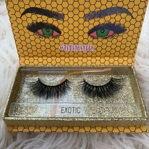 ✨Exotic✨ Lashes for Bold Glamour